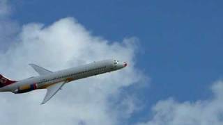 preview picture of video 'Danish Air Transport's MD-87 at the 2009 Roskilde air show'