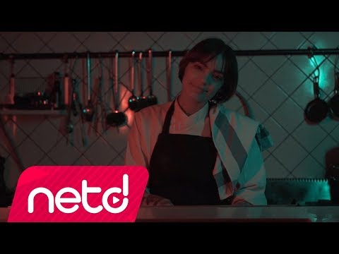 Saklanır Nisan - Vera