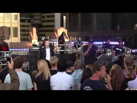 Jay-Z And Eminem Perform Renegade Live on Letterman