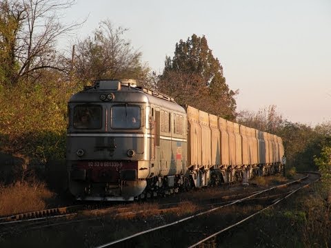 Wide View - CFR Marfă 60-1330-9 with a freight train