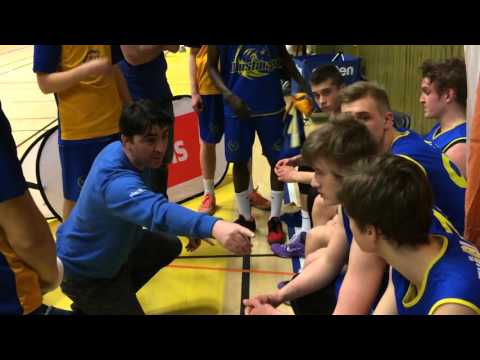 RIG Mark tar time out och coach Michael Bree instruerar