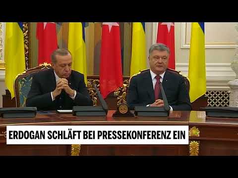 Erdogan schläft bei Pressekonferenz ein
