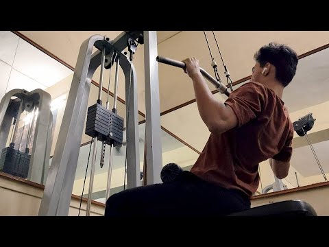 My First Gym Vlog!! Back &amp; Biceps + Intro