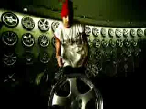 Videoclip de Strass & paillettes — Booba