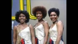 The Emotions &quot;What Do The Lonely Do At Christmas&quot; Lerone Baker Favorite Christmas Songs