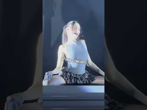 Fan flirts with Madison Beer during her performance 😂 #shorts #madisonbeer