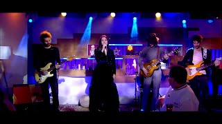 Minuit "Just because of you – Les bronzés font du ski" (live) – C à Vous – 27/12/2018