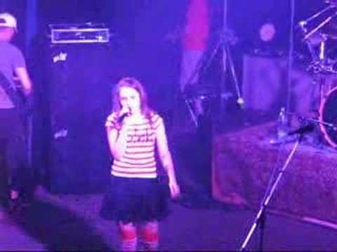 Ewa Farna - Zavři oči - živě ve Velkém Meziříčí