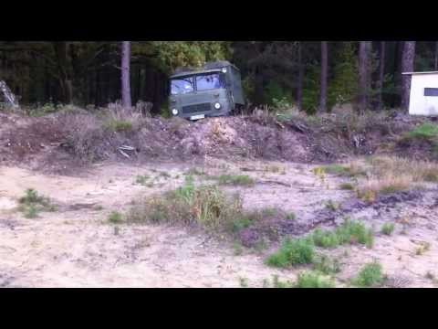 Robur LO 2002A - leider nur scheinbar kleiner Hügel - uuuuund festgefahren