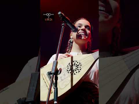 Maria Chivu makes the crowd scream 🎤