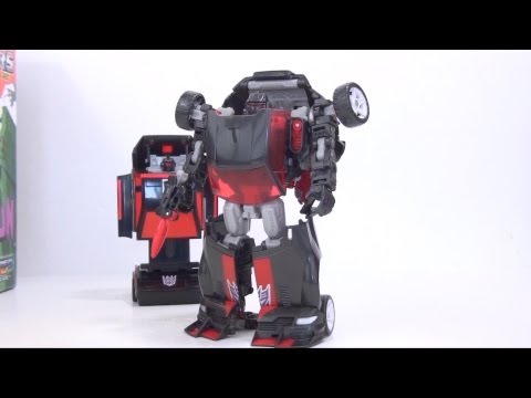 Video Review of the Transformers Collectors Club Exclusive: Over-Run (Runabout)