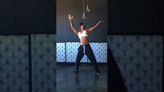 Iza BATEU coreografia oficial