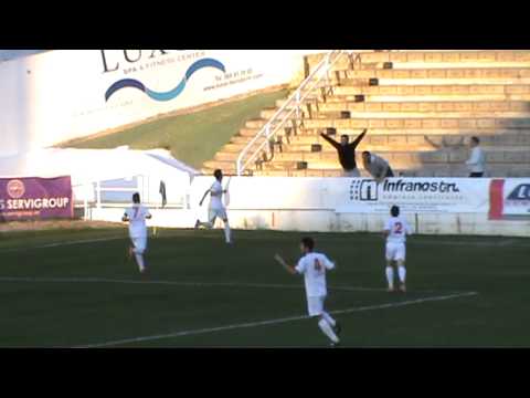 JUGADA y GOL DEL BENIDORM 1 X 0 CALLOSA. MARQUITOS. Mtos 38 P.Tiempo.mpg