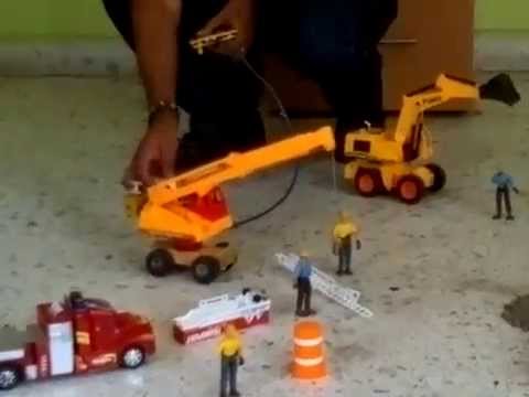 Mini máquinas de construcción marcas CAT. Magno Arandas