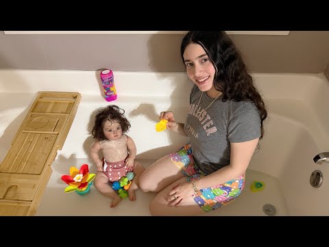 REALISTIC NIGHTTIME ROUTINE WITH MY REBORN BABY *NEW* WE BATHE IN THE TUB 🛁