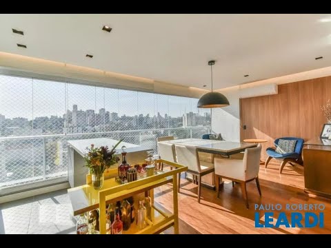 Apartamento moderno e amplo com 121 m², prédio seminovo, 3 dormitórios, suíte, 2 vagas.