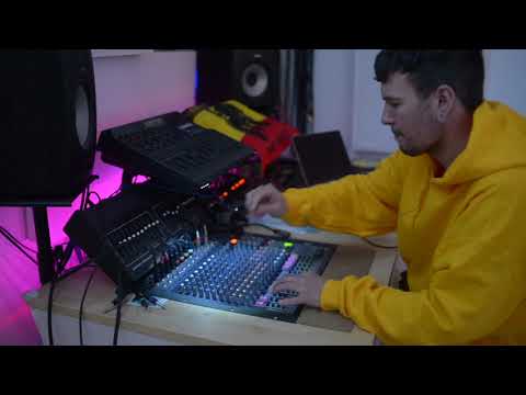 United Dub // Live Dub Mixing With Cassette