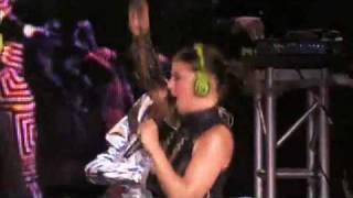Black Eyed Peas - Boom Boom Pow ( Live Walmart Soundcheck )