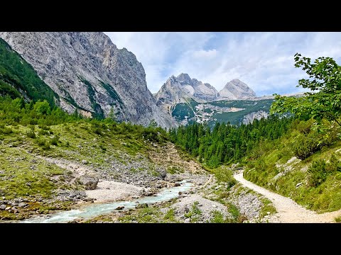 image-What mountain range is Garmisch in?
