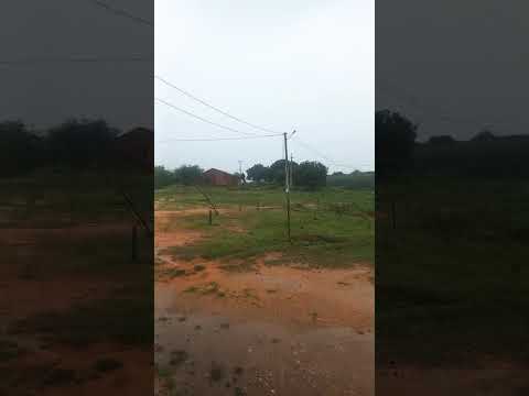 Começou a chover aqui no Ererê no Ceará