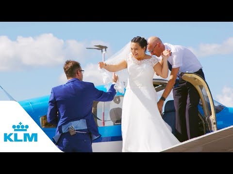 An Airport Wedding: Part 3 - The Big Day