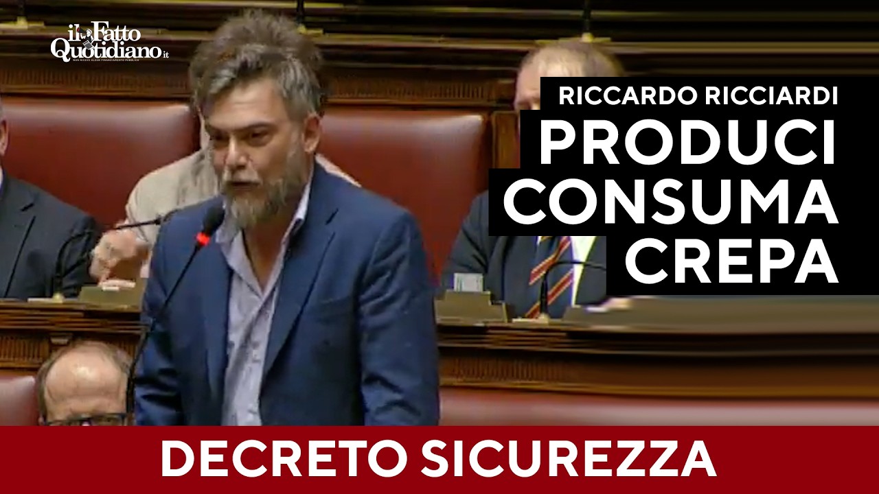 “Produci, consuma e crepa”: l'attacco di Ricciardi (M5S) al sistema che genera violenza