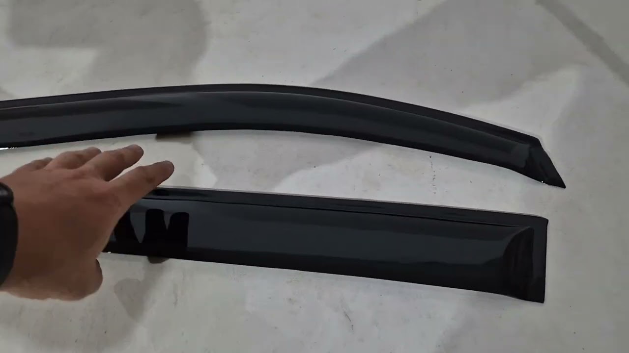 Hyundai H200, H1, Starex 1998-2007 рр. Вітровики (2 шт., DPT) Video 1