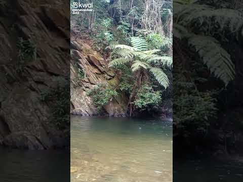 cachoeira na Serra dos Ferreiras na cidade de Onça de Pitangui MG