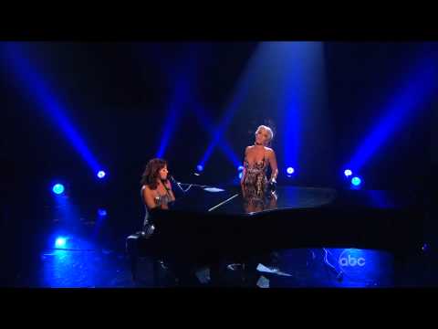 Sarah McLachlan & Pink - Angel (live @ American Music Awards) 2008 (aac5.1 720p).mkv