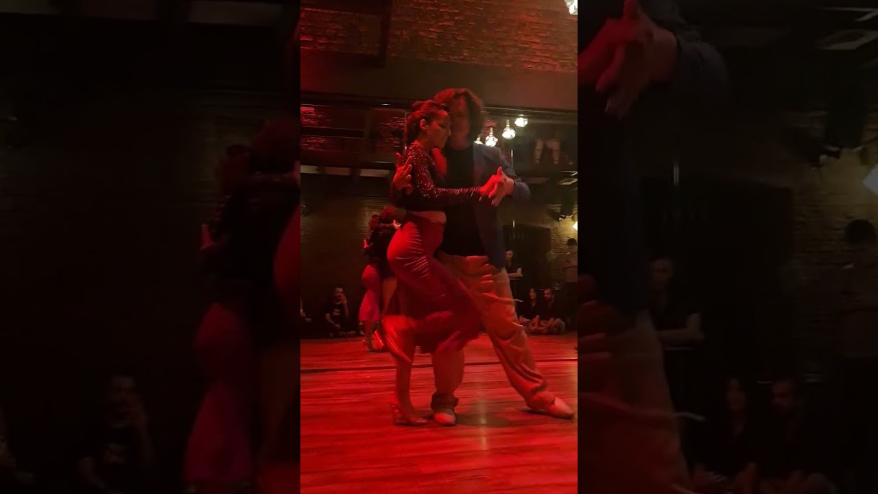 Video thumbnail for Nadide Ece Somer & Abdullah Aydın // Maquillaje // El Abrazo // 14 Oct 2023