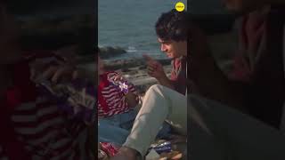 Download lagu Akele Hum Akele Tum | Aamir Khan | Alka Yagnik | Udit Narayan | #shorts mp3