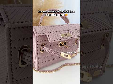 Kelly bag in plastic canvas #canvasbag #handmadebag #kellybag #hermeskelly #plasticcanvasbag