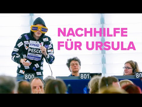 Nico Semsrott gives Ursula von der Leyen tutoring in transparency