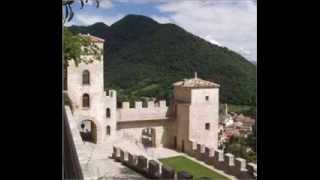 preview picture of video 'OLD CASTLE IN ITALY  старый замок в Италии galadrielviaggi 04381796937'