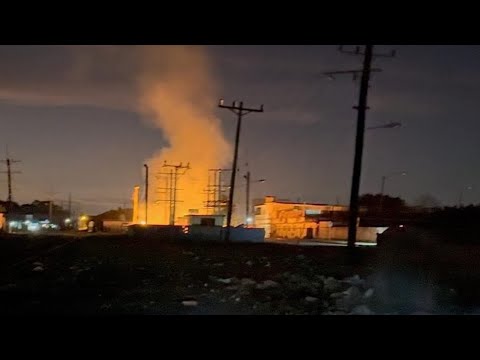 Arde la subestación eléctrica detrás de la sede del  Partido en San José, Mayabeque, Cuba. 