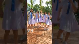 අදුරන්න පුලුවන්ද කව්ද මේ කියලා 🥰💃 Traditional Sri Lankan School Girls Dance Performance | #dance