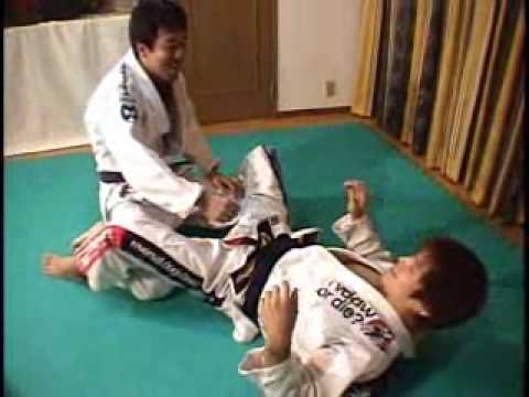 ＜スパイダーガードからの三角絞め＞　柔術　jiu-jitsu