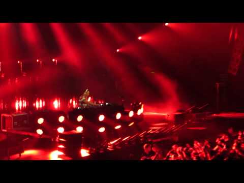 Tiesto - "Wonderwall 2night" (Ken Loi Bootup) @ UC Davis College Invasion 1080p