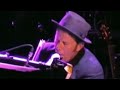 Lost in the Harbour - LIVE 2004 Tom Waits