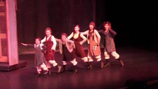 Annie - You&#39;re Never Fully Dressed Without A Smile