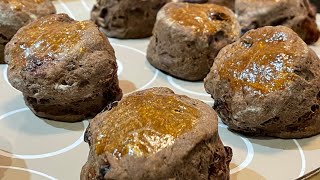 超級容易上手的咖啡廳小點心「巧克力葡萄乾司康 Chocolate Raisin Scone」