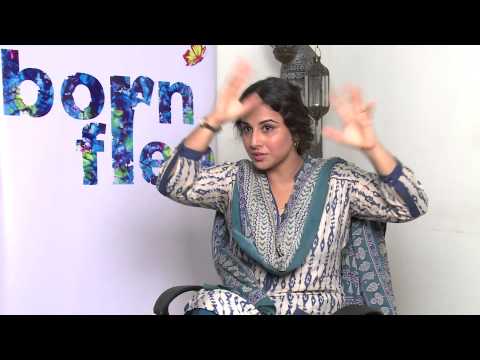 download lagu mp3 mp4 Vidya Balan Saree In Bobby Jasoos, download lagu Vidya Balan Saree In Bobby Jasoos gratis, unduh video klip Vidya Balan Saree In Bobby Jasoos
