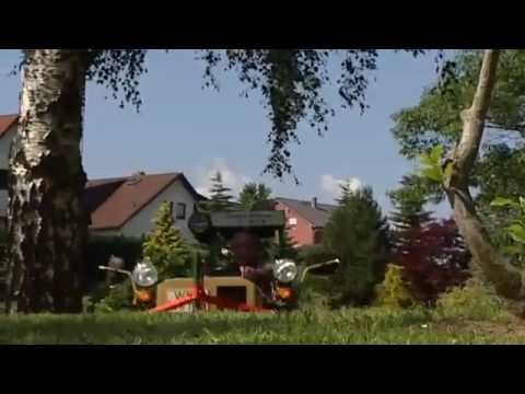 Unser Land Ein Traktor aus Trabbi Teilen