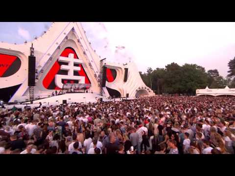 Showtek performs live @ The Flying Dutch 2016 - Cannonball (feat. Justin Prime)