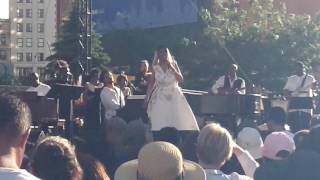 Aretha Franklin - I Knew You Were Waiting (For Me) (6-10-17)