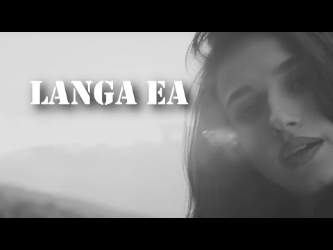 Ioana Ignat - Langa Ea (Lyrics/Versuri)