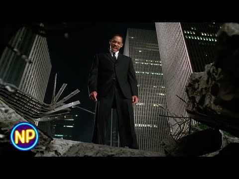 Riding the Worm | Men in Black II