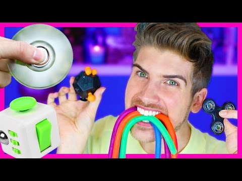 PLAYING WITH FIDGET TOYS!