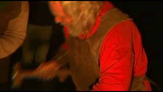 preview picture of video 'kováři na hradě Rabí - středověká noc 2009 - blacksmiths at night'