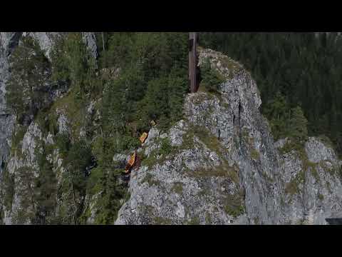 DJI 0537 A szovjet csillag darabjai közelről az Oltár kő kereszt mellett